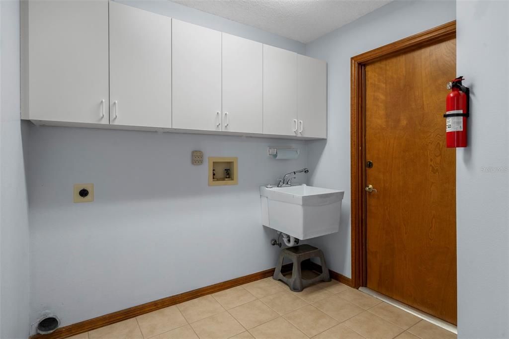 For Sale: $329,900 (3 beds, 2 baths, 1568 Square Feet)