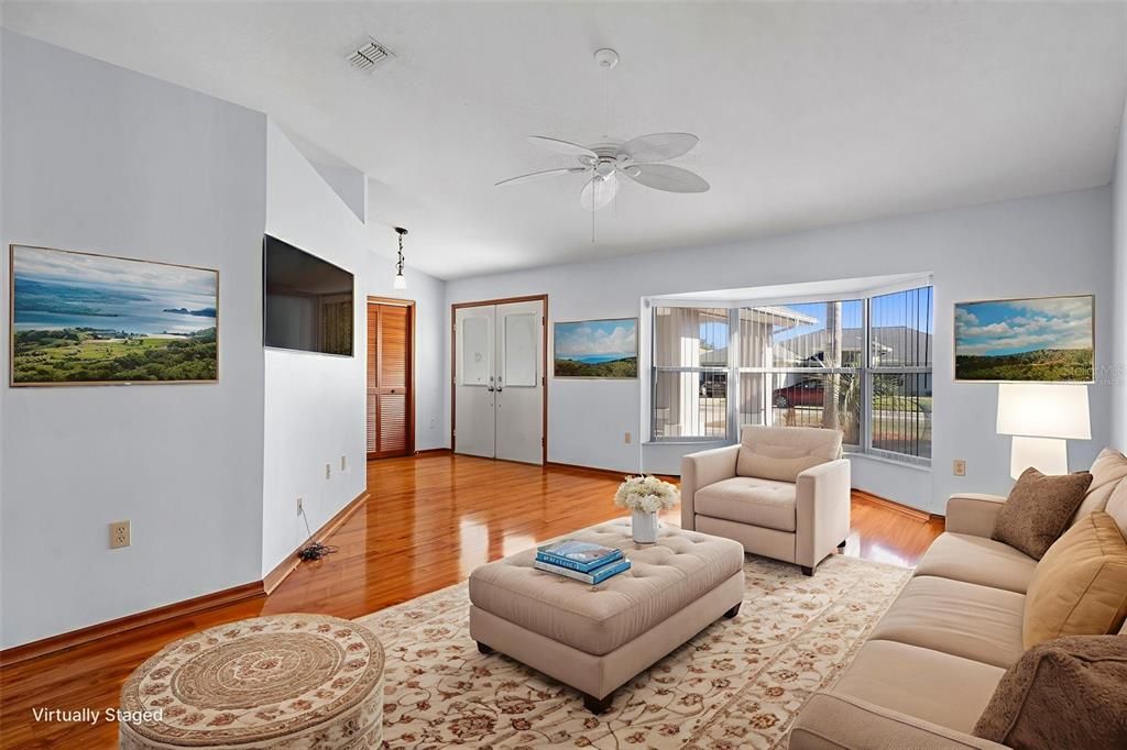 For Sale: $329,900 (3 beds, 2 baths, 1568 Square Feet)