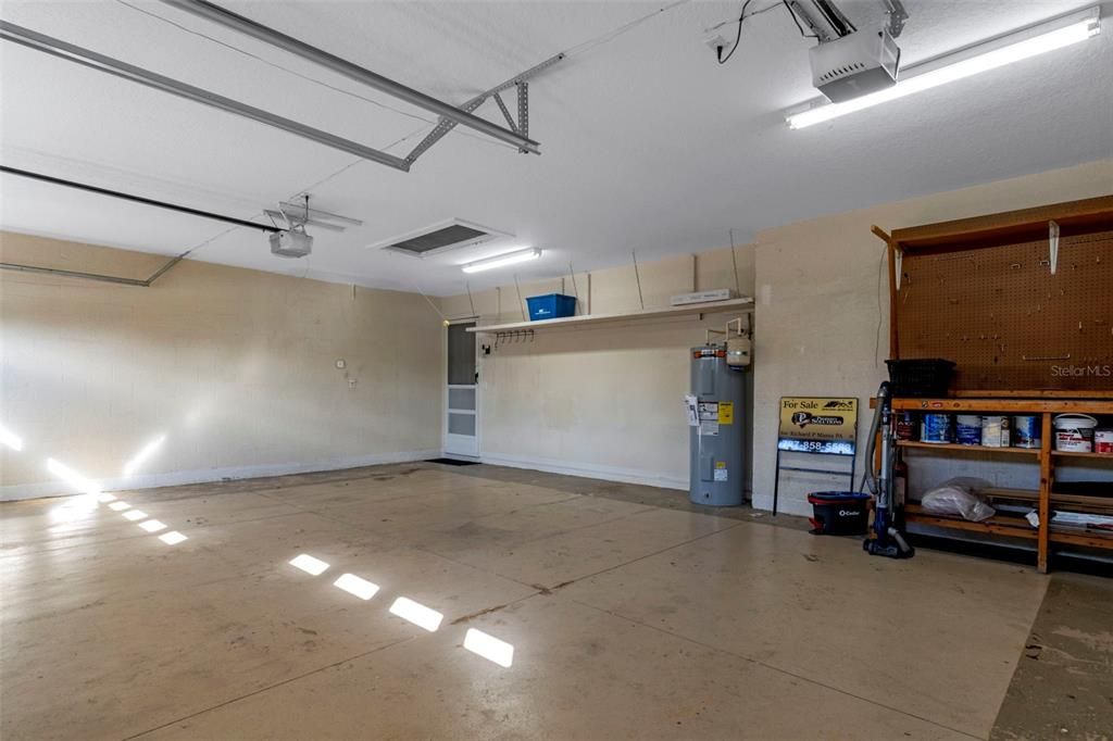 For Sale: $379,500 (4 beds, 2 baths, 1932 Square Feet)