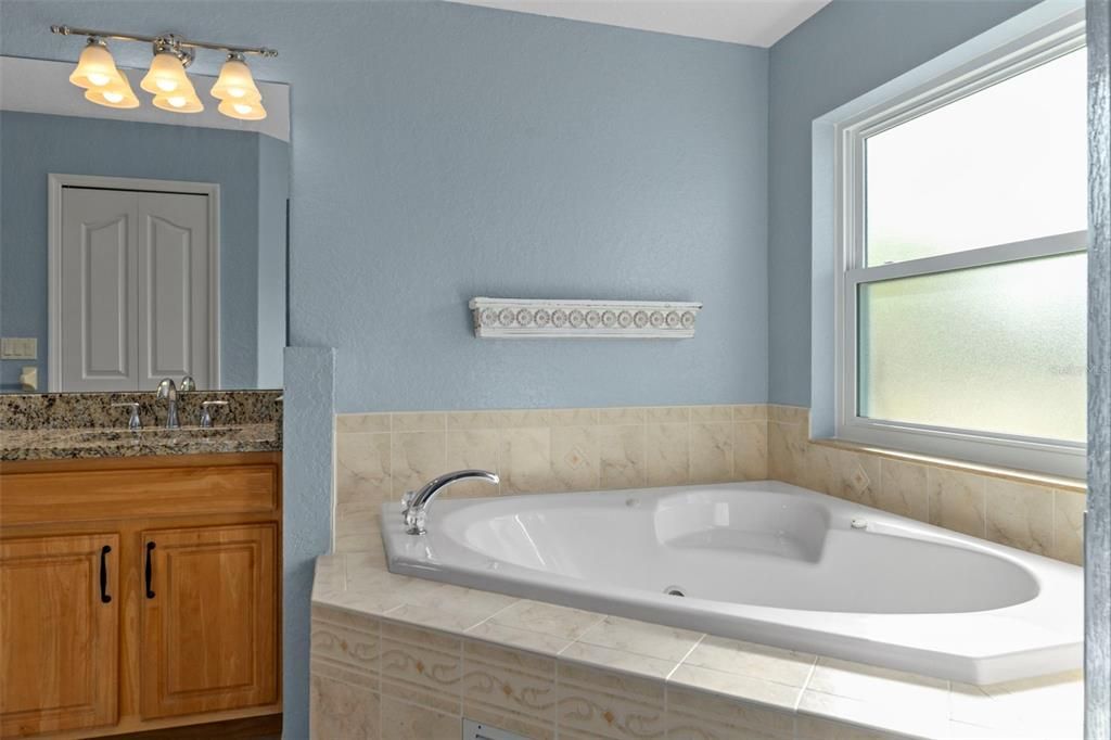 For Sale: $379,500 (4 beds, 2 baths, 1932 Square Feet)