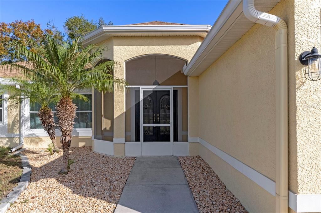 For Sale: $379,500 (4 beds, 2 baths, 1932 Square Feet)