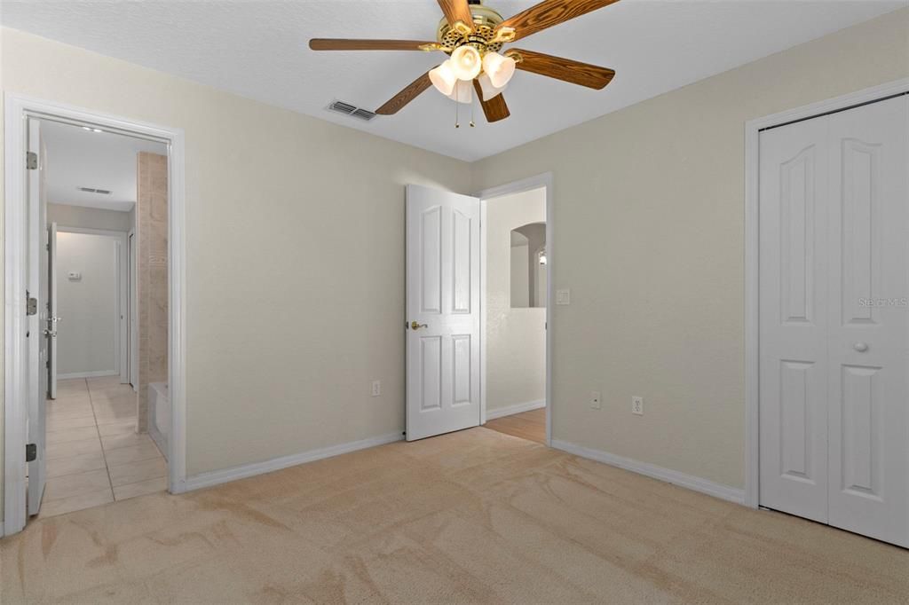 For Sale: $379,500 (4 beds, 2 baths, 1932 Square Feet)