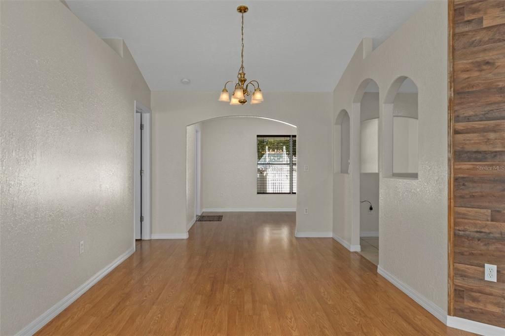 For Sale: $379,500 (4 beds, 2 baths, 1932 Square Feet)