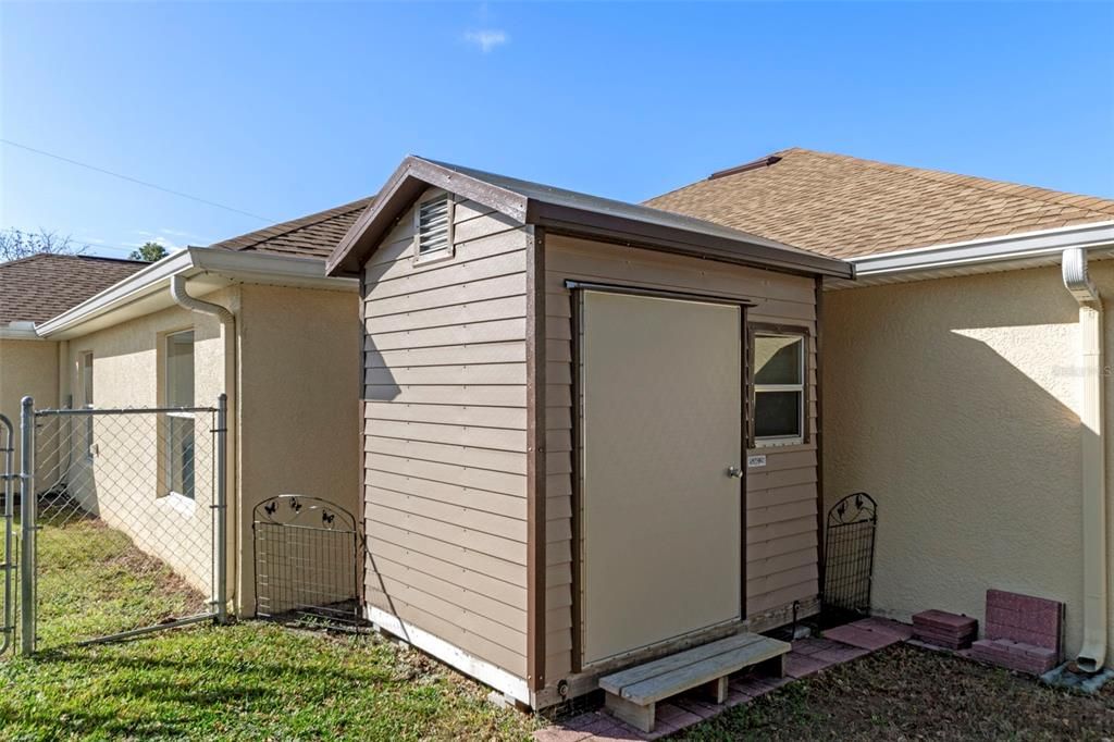For Sale: $379,500 (4 beds, 2 baths, 1932 Square Feet)
