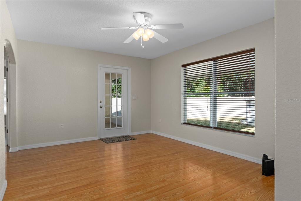 For Sale: $379,500 (4 beds, 2 baths, 1932 Square Feet)