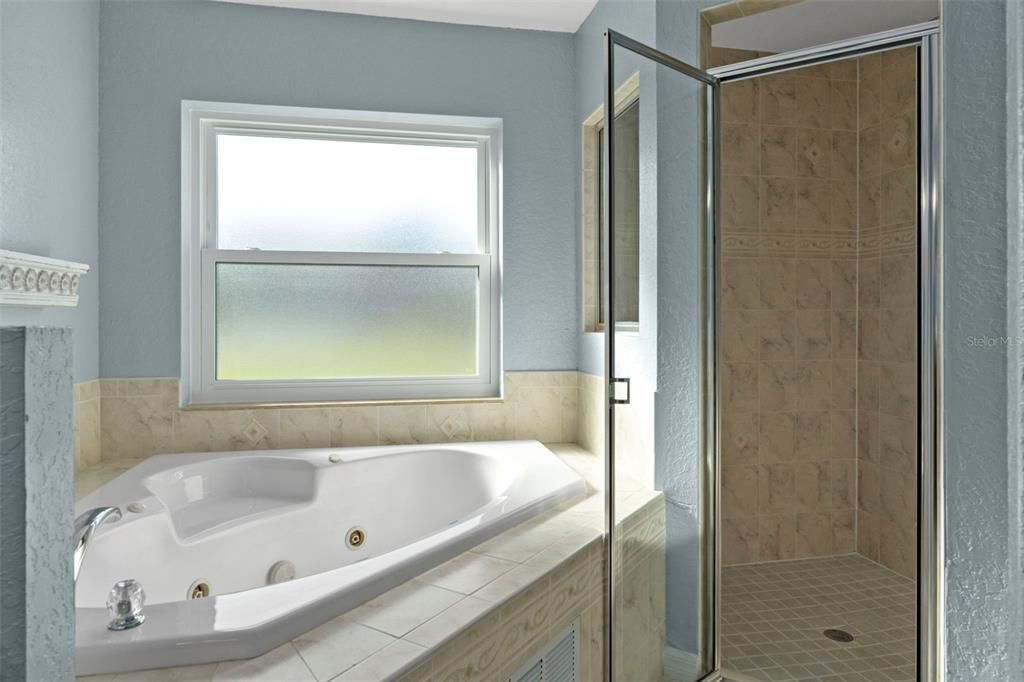 For Sale: $379,500 (4 beds, 2 baths, 1932 Square Feet)