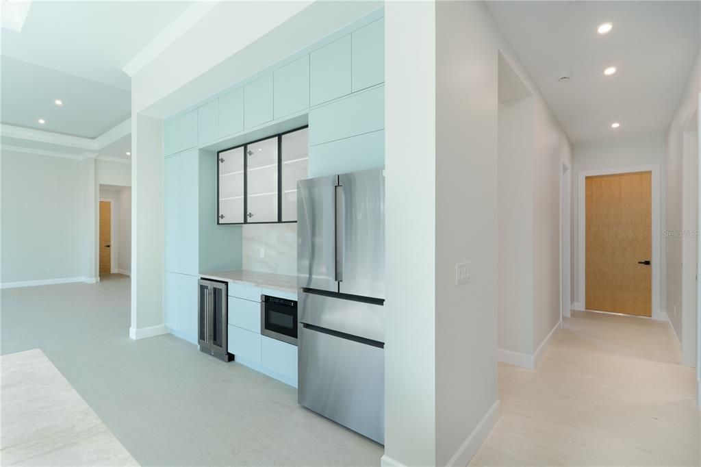 For Sale: $2,995,000 (3 beds, 3 baths, 3713 Square Feet)