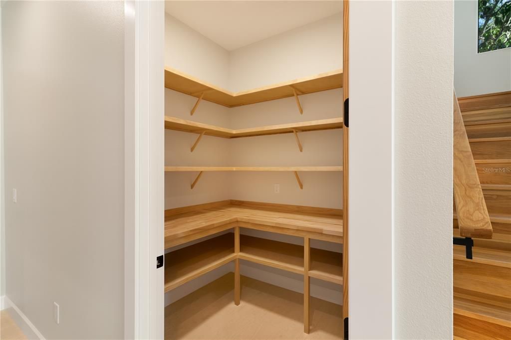 For Sale: $2,995,000 (3 beds, 3 baths, 3713 Square Feet)