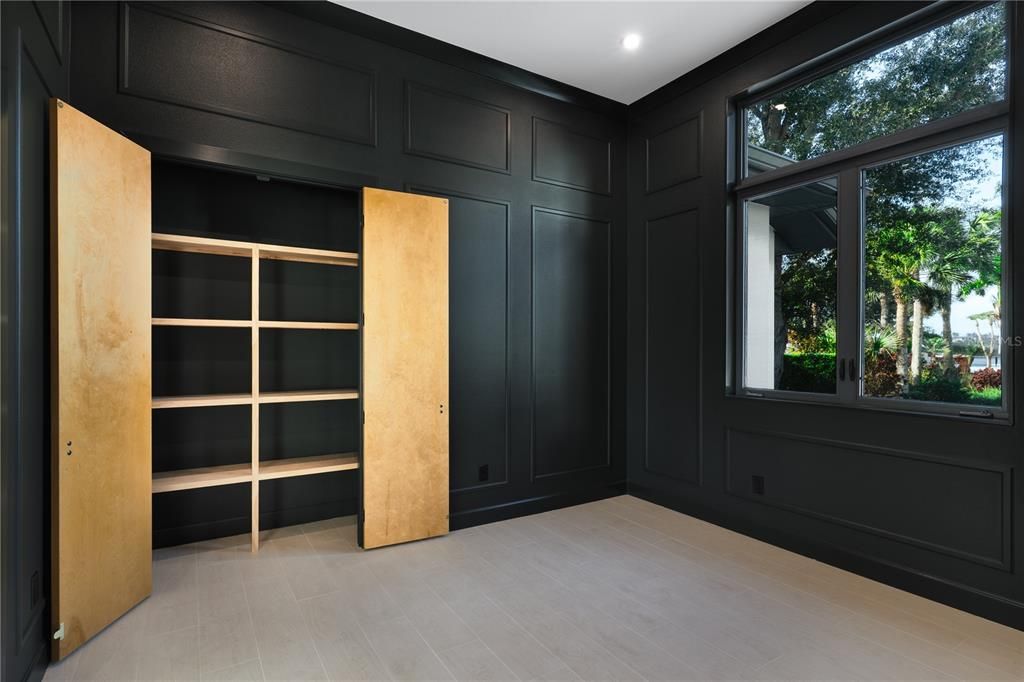 For Sale: $2,995,000 (3 beds, 3 baths, 3713 Square Feet)