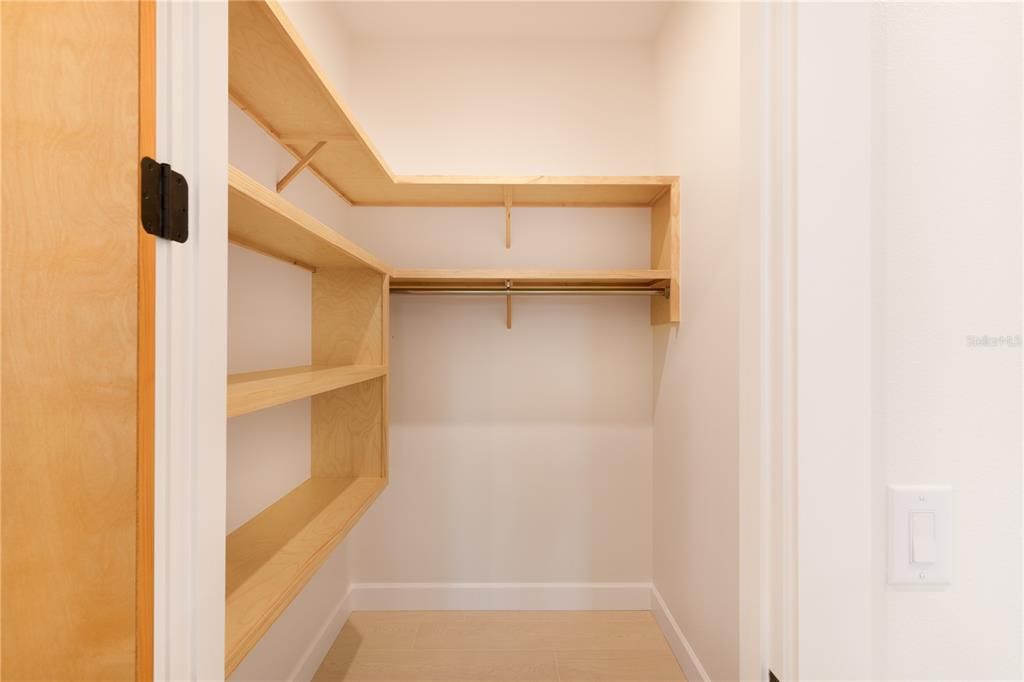 For Sale: $2,995,000 (3 beds, 3 baths, 3713 Square Feet)