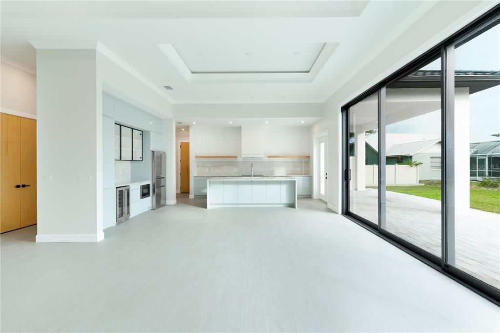 For Sale: $2,995,000 (3 beds, 3 baths, 3713 Square Feet)