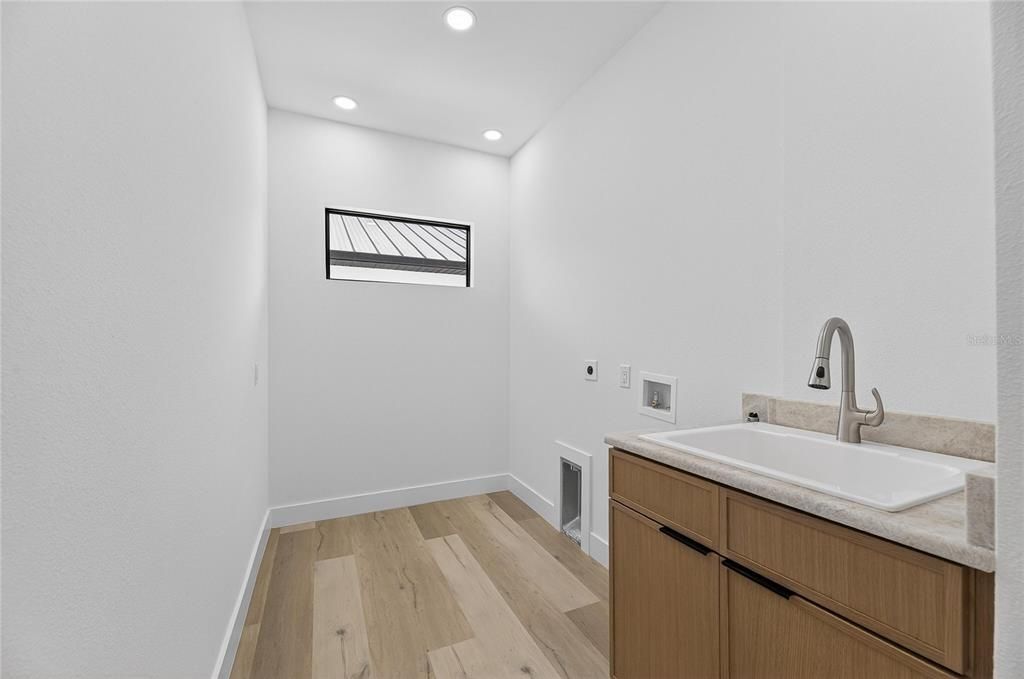 For Sale: $1,500,000 (4 beds, 4 baths, 3250 Square Feet)