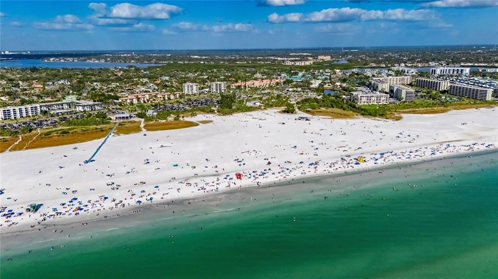 For Sale: $1,500,000 (4 beds, 4 baths, 3250 Square Feet)