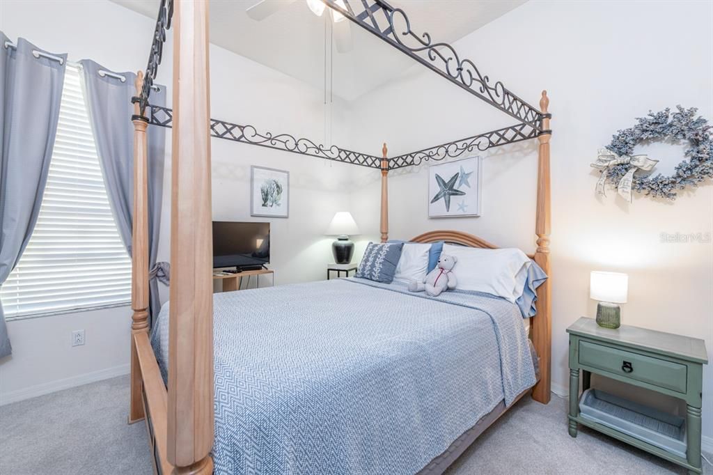 合同活跃: $305,000 (3 贝兹, 2 浴室, 1522 平方英尺)