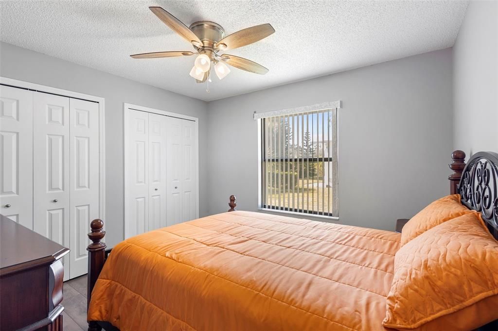 For Sale: $400,000 (3 beds, 2 baths, 1704 Square Feet)