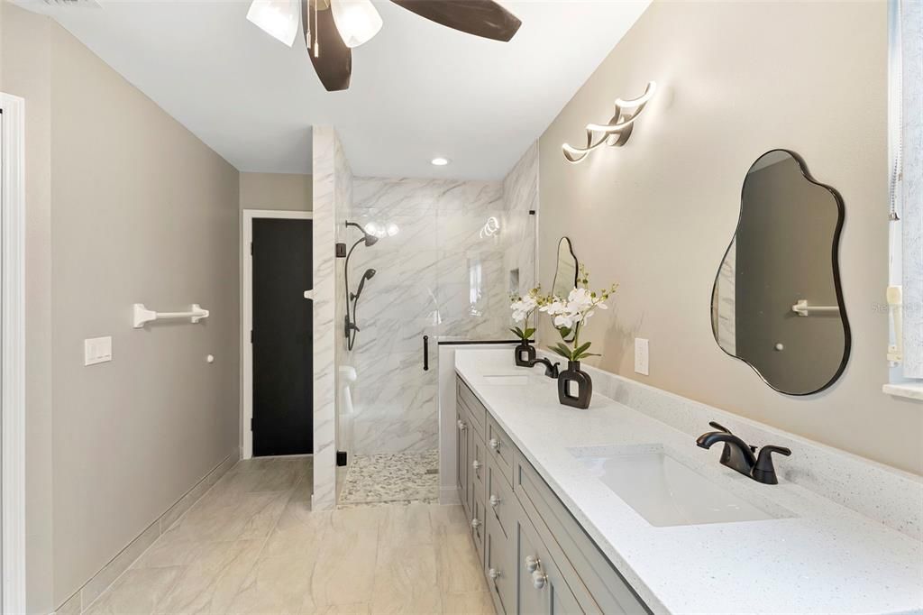 For Sale: $400,000 (3 beds, 2 baths, 1704 Square Feet)