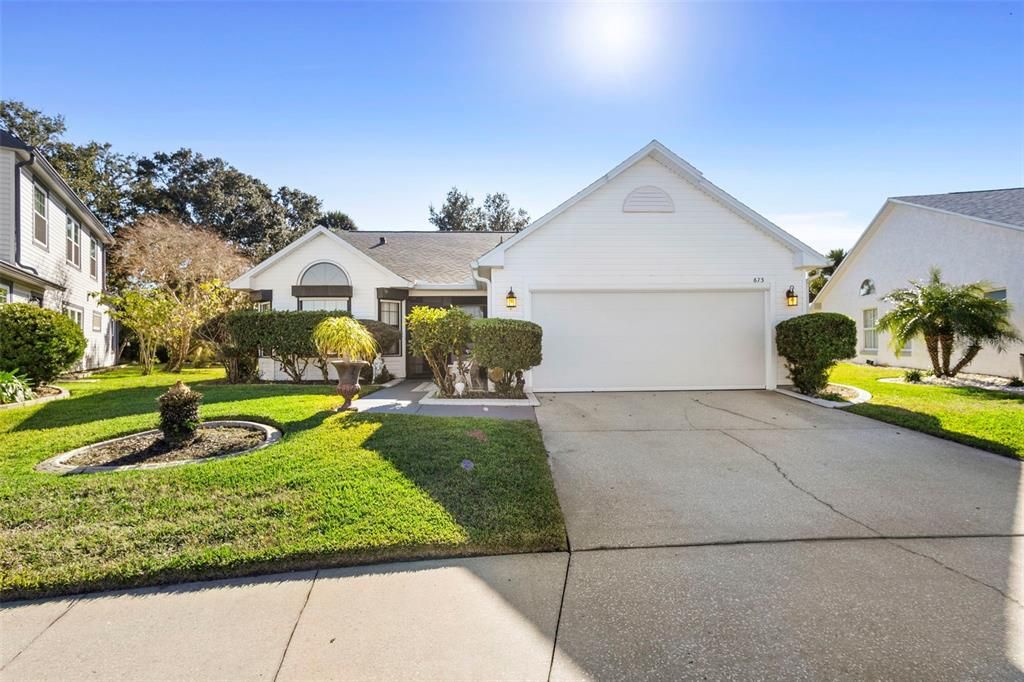 For Sale: $400,000 (3 beds, 2 baths, 1704 Square Feet)