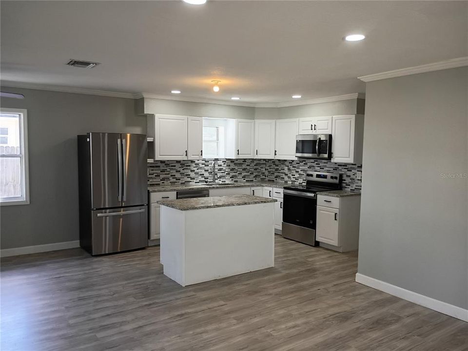 En Venta: $249,990 (3 camas, 2 baños, 1309 Pies cuadrados)