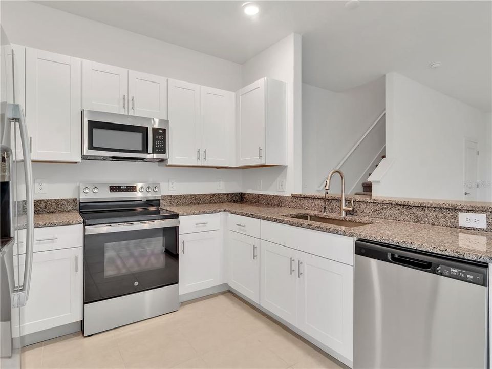 В аренду: $2,175 (3 спален, 2 ванн, 1666 Квадратных фут)