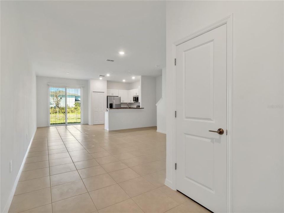 В аренду: $2,175 (3 спален, 2 ванн, 1666 Квадратных фут)