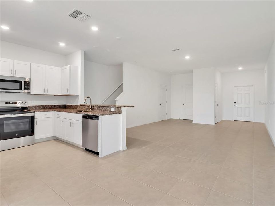 В аренду: $2,175 (3 спален, 2 ванн, 1666 Квадратных фут)