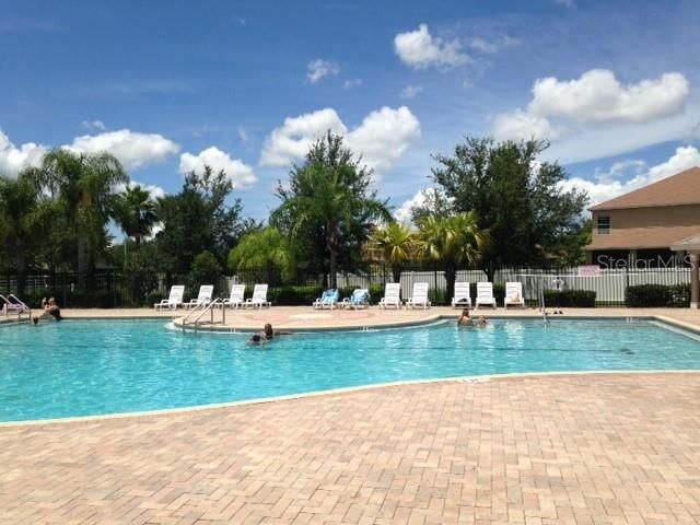 出租: $3,000 (4 贝兹, 2 浴室, 2452 平方英尺)