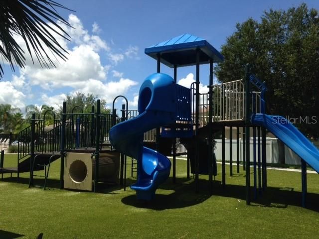 出租: $3,000 (4 贝兹, 2 浴室, 2452 平方英尺)