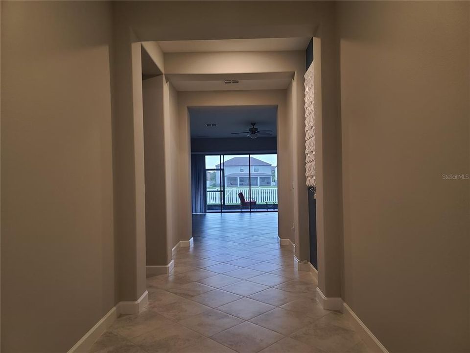 出租: $3,000 (4 贝兹, 2 浴室, 2452 平方英尺)