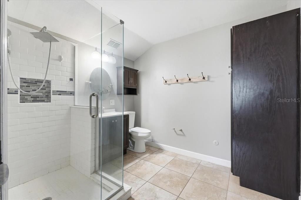 На продажу: $300,000 (4 спален, 2 ванн, 1824 Квадратных фут)