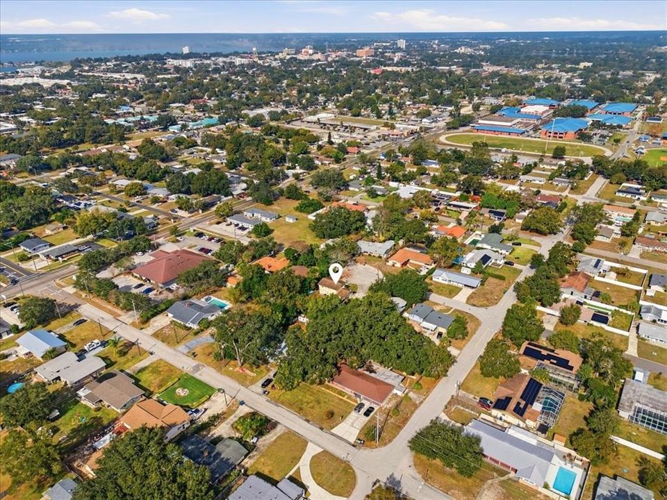 На продажу: $300,000 (4 спален, 2 ванн, 1824 Квадратных фут)