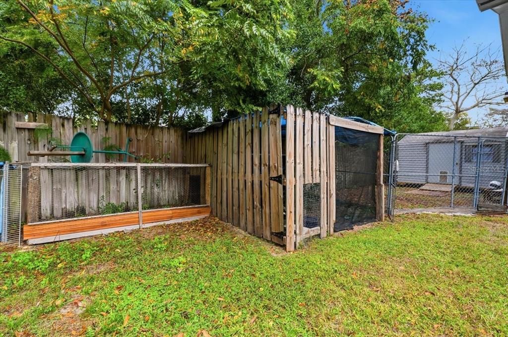 На продажу: $300,000 (4 спален, 2 ванн, 1824 Квадратных фут)