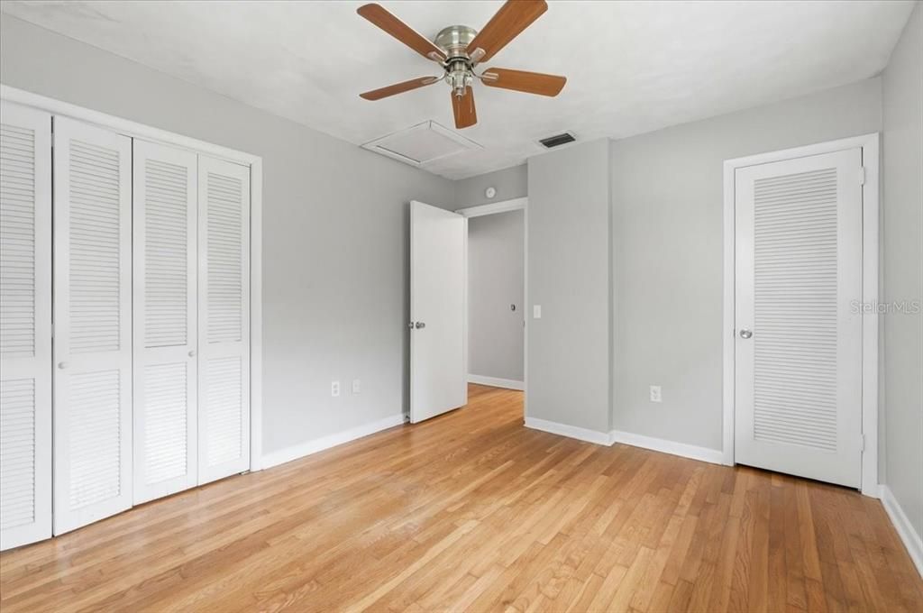 На продажу: $300,000 (4 спален, 2 ванн, 1824 Квадратных фут)