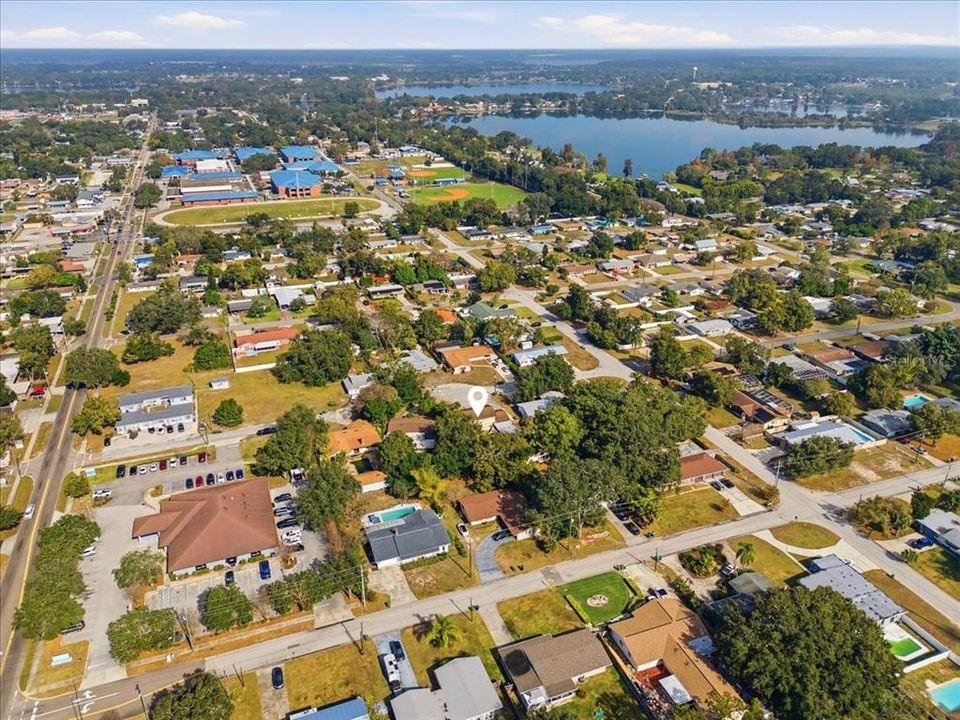 На продажу: $300,000 (4 спален, 2 ванн, 1824 Квадратных фут)