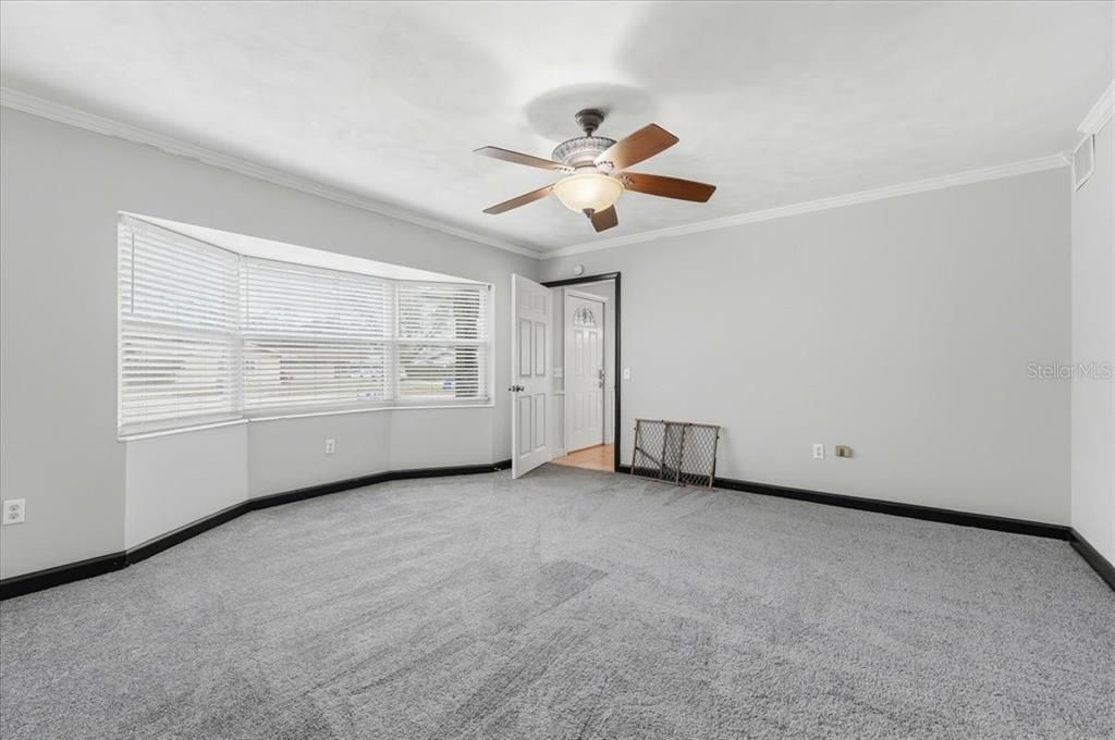 На продажу: $300,000 (4 спален, 2 ванн, 1824 Квадратных фут)