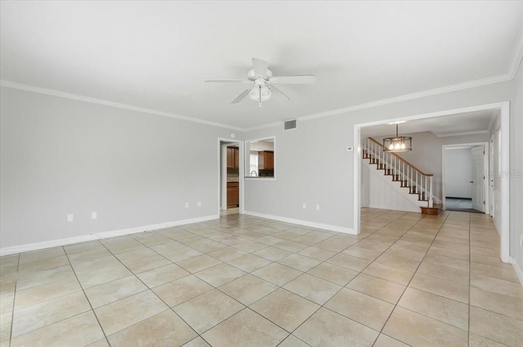 На продажу: $300,000 (4 спален, 2 ванн, 1824 Квадратных фут)