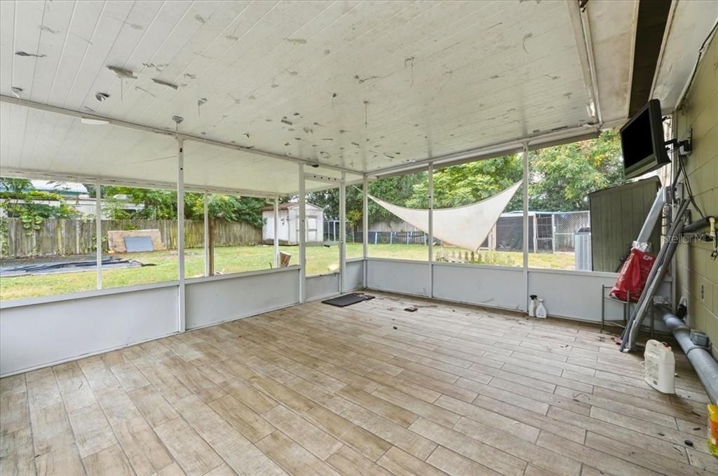 На продажу: $300,000 (4 спален, 2 ванн, 1824 Квадратных фут)