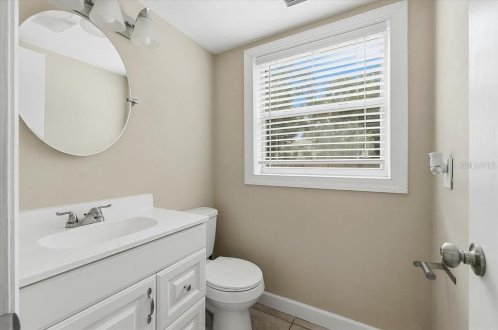 На продажу: $300,000 (4 спален, 2 ванн, 1824 Квадратных фут)