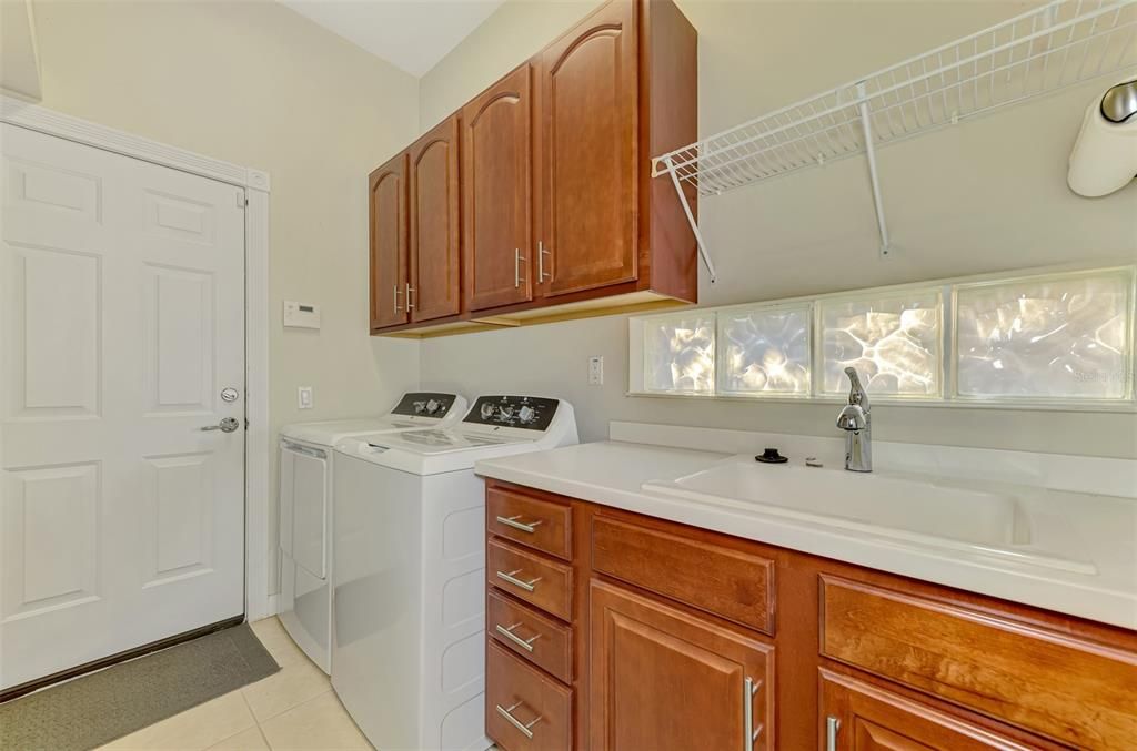 For Sale: $649,900 (3 beds, 2 baths, 2203 Square Feet)