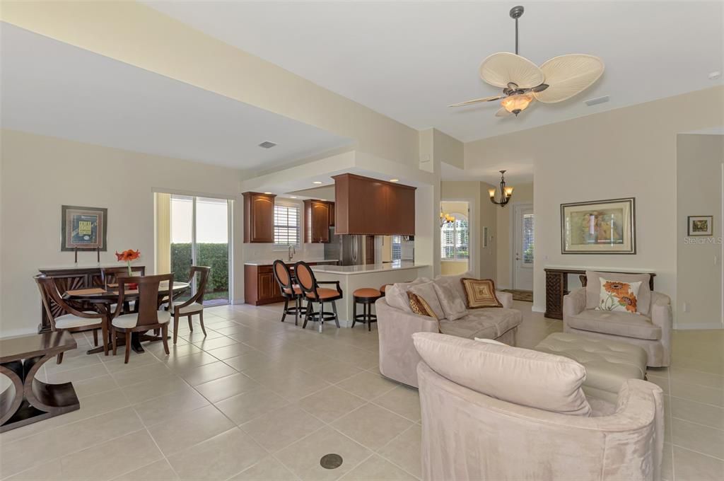 For Sale: $649,900 (3 beds, 2 baths, 2203 Square Feet)