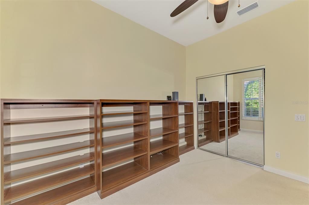 For Sale: $649,900 (3 beds, 2 baths, 2203 Square Feet)