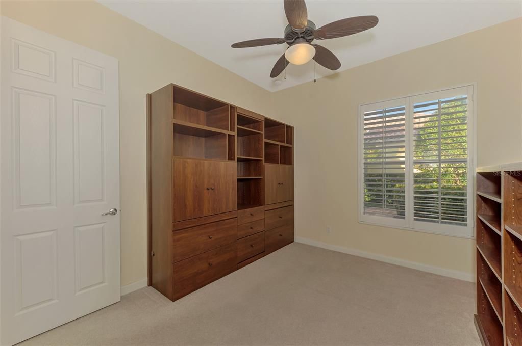 For Sale: $649,900 (3 beds, 2 baths, 2203 Square Feet)