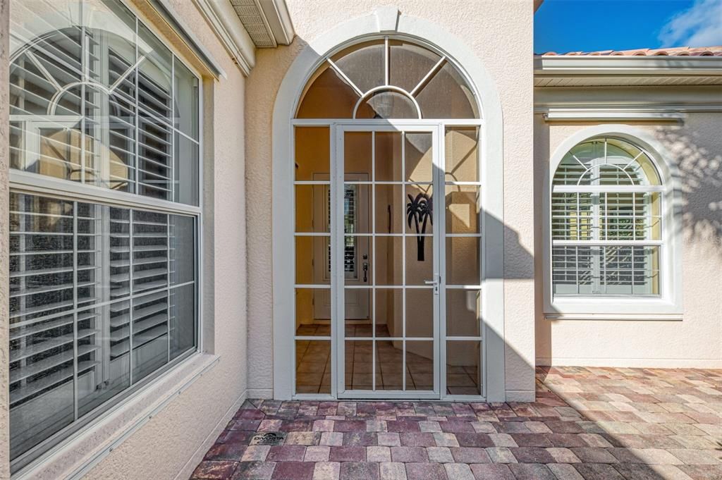 For Sale: $649,900 (3 beds, 2 baths, 2203 Square Feet)