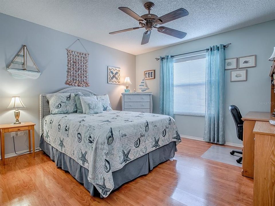 待售: $275,000 (2 贝兹, 2 浴室, 1156 平方英尺)