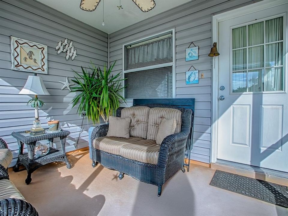 待售: $275,000 (2 贝兹, 2 浴室, 1156 平方英尺)