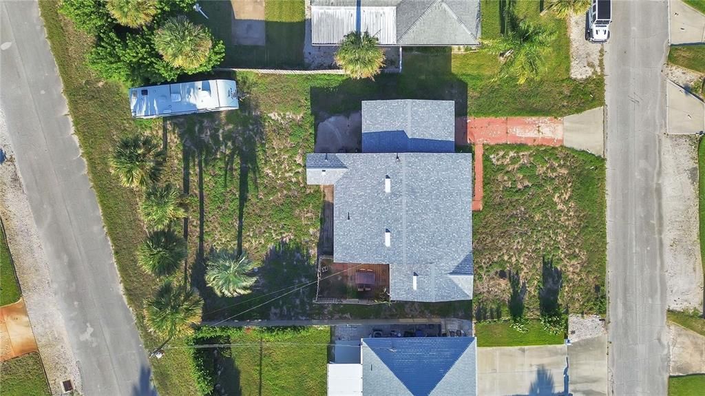 待售: $330,000 (2 贝兹, 2 浴室, 1241 平方英尺)