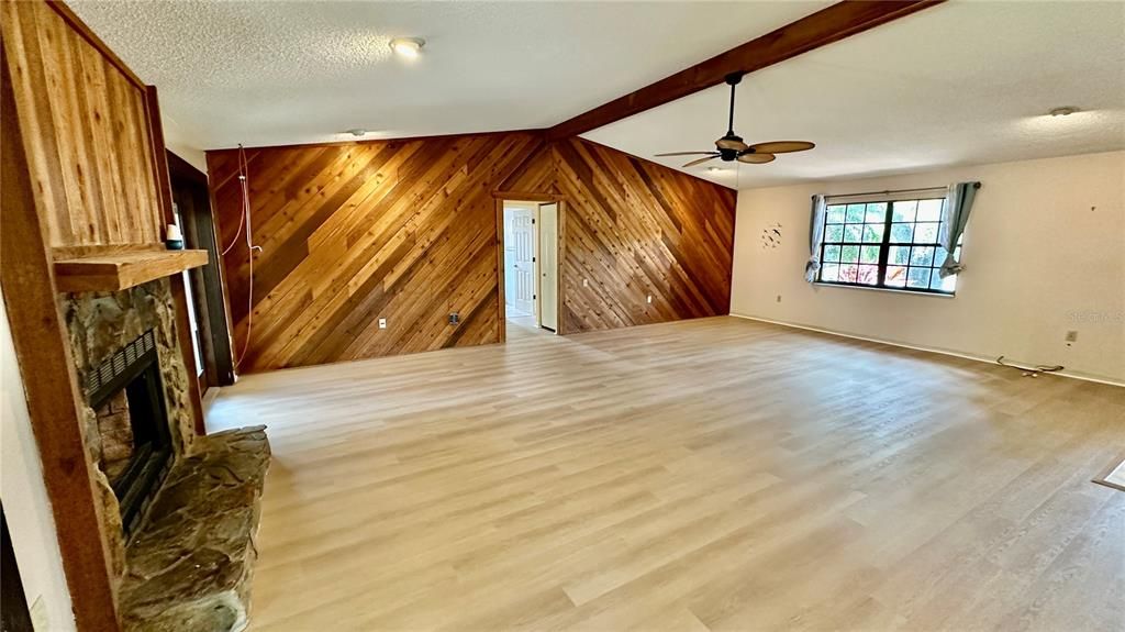 На продажу: $410,000 (3 спален, 2 ванн, 1875 Квадратных фут)