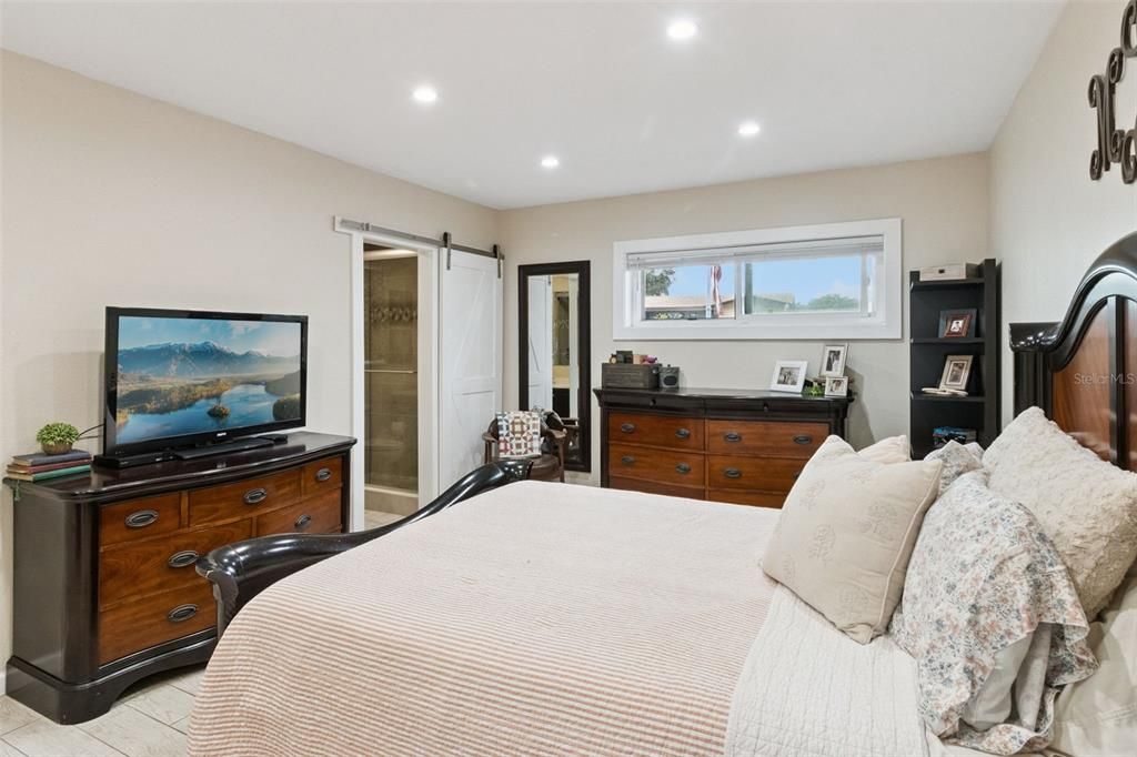 En Venta: $475,000 (4 camas, 2 baños, 1711 Pies cuadrados)