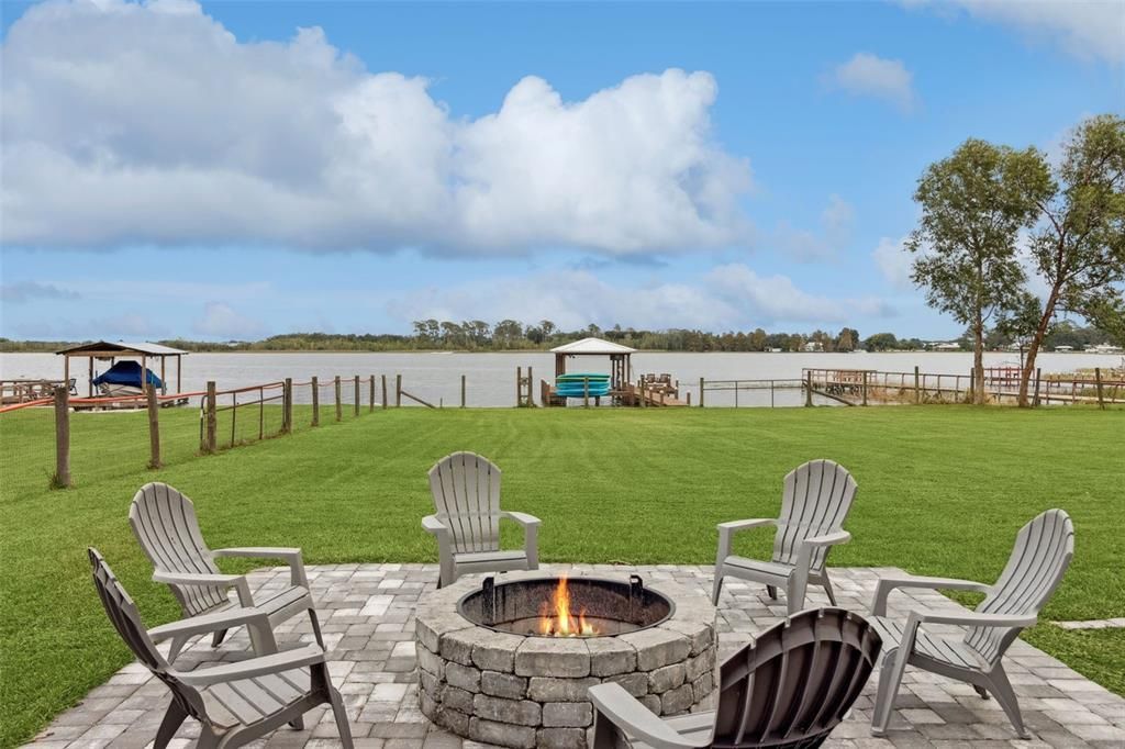 En Venta: $475,000 (4 camas, 2 baños, 1711 Pies cuadrados)