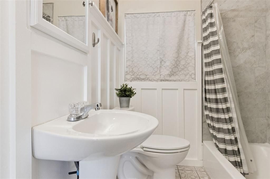 En Venta: $475,000 (4 camas, 2 baños, 1711 Pies cuadrados)