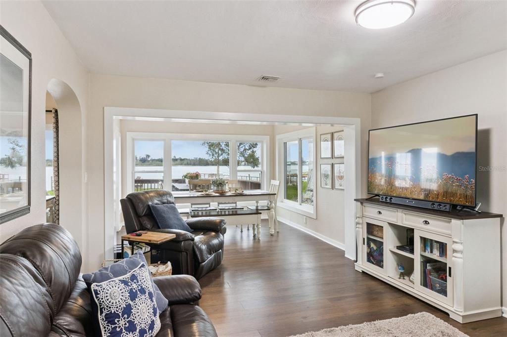 En Venta: $475,000 (4 camas, 2 baños, 1711 Pies cuadrados)